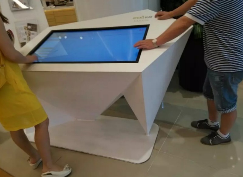 移動(dòng)通信展示電容觸摸一體機(jī)